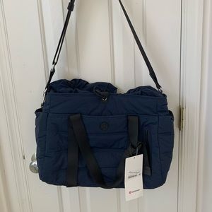 Lululemon NWT navy dash all day duffel bag.